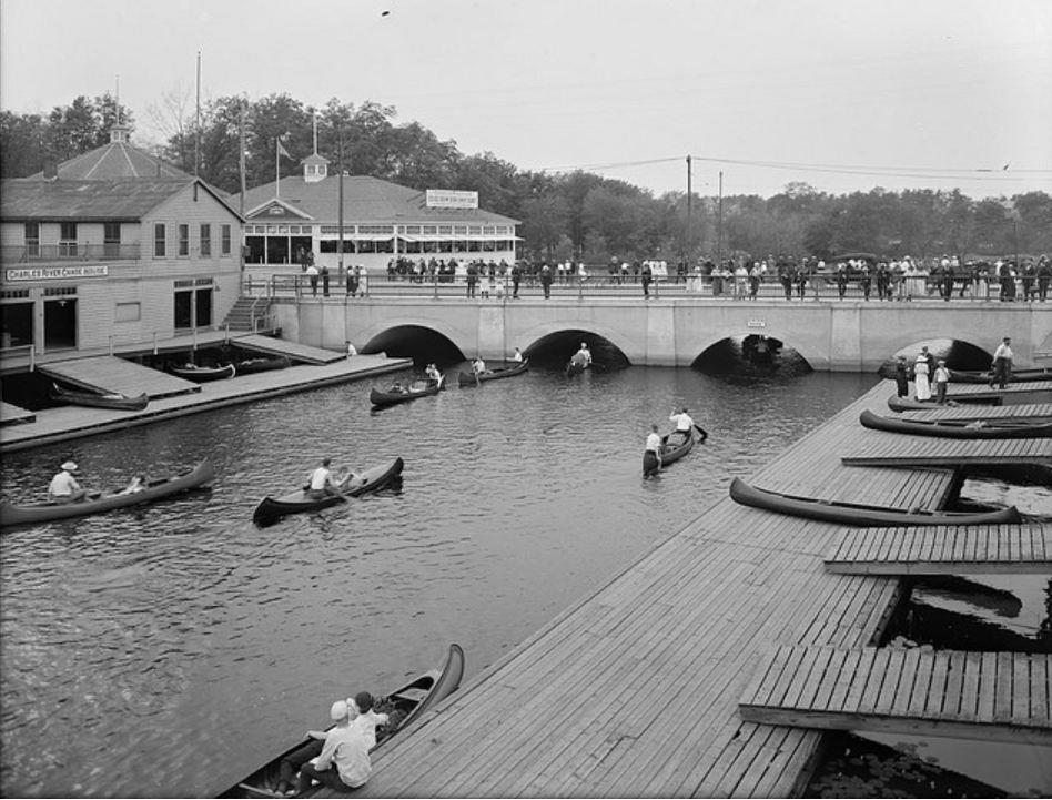 Charles River Canoe House