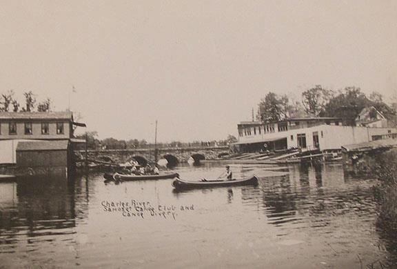 Irish Ale House As A Boat House 2